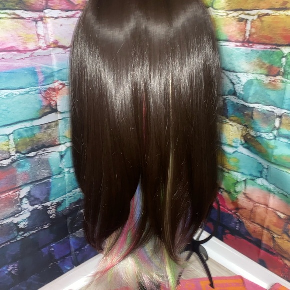 Chelsey Smith Crown Skylar Dark Brunette Rainbow Standard NWT - Picture 3 of 5